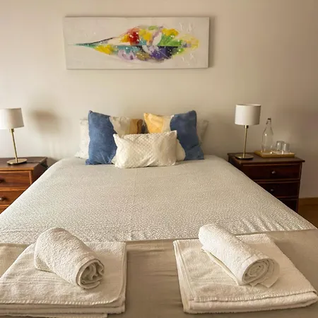 Offshore Rustic House Δωμάτια σε οικογενειακή κατοικία Peniche