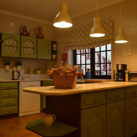 Rum i privatbostad Offshore Rustic House *