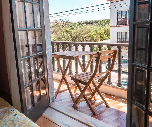 Offshore Rustic House Peniche